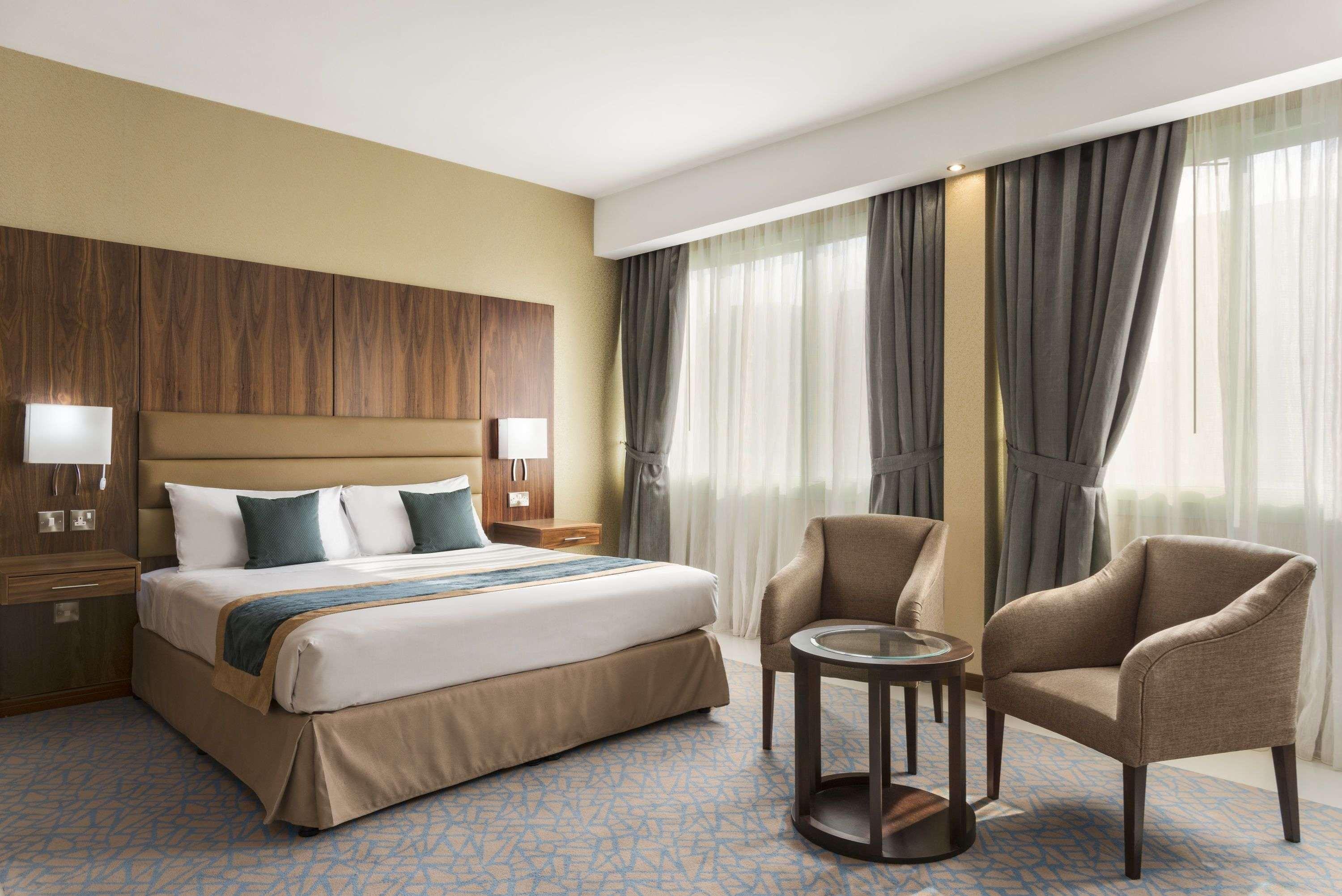 Howard Johnson By Wyndham Abu Dhabi Downtown Bagian luar foto