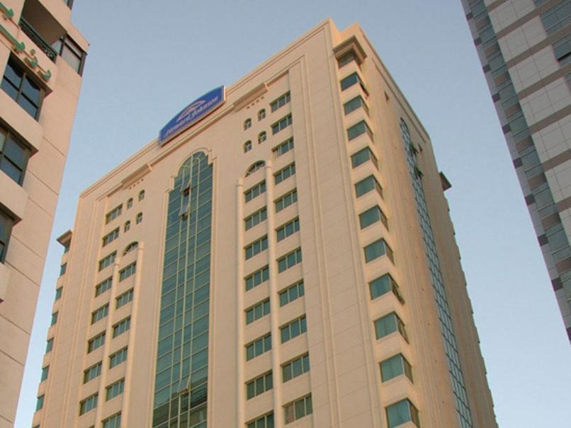 Howard Johnson By Wyndham Abu Dhabi Downtown Bagian luar foto